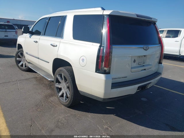 2015 CADILLAC ESCALADE 1GYS3MKJ6FR719829 Photo 2
