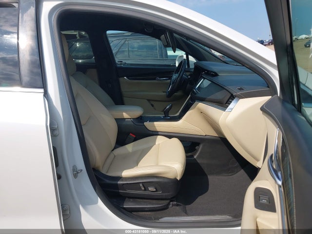 2017 CADILLAC XT5 1GYKNARS9HZ262511 Photo 4