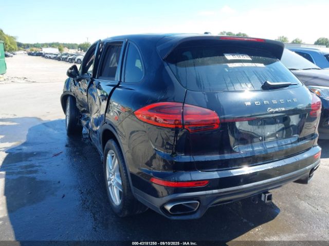 2016 PORSCHE CAYENNE WP1AA2A29GKA12061 Photo 2