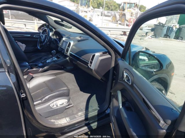 2016 PORSCHE CAYENNE WP1AA2A29GKA12061 Photo 4