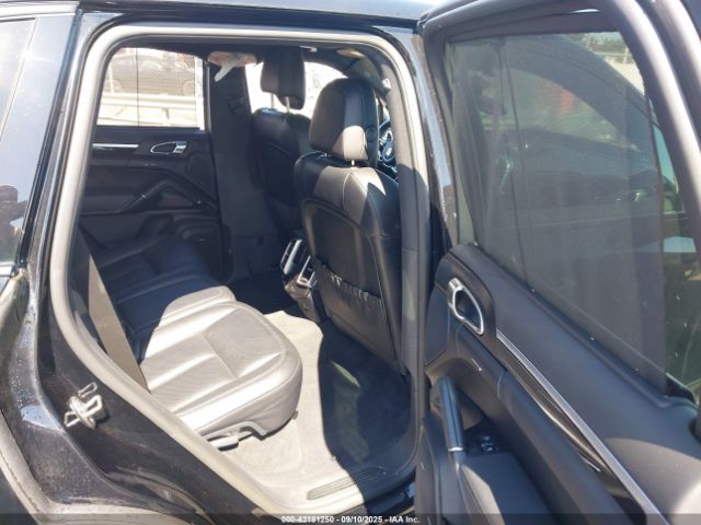 2016 PORSCHE CAYENNE WP1AA2A29GKA12061 Photo 7