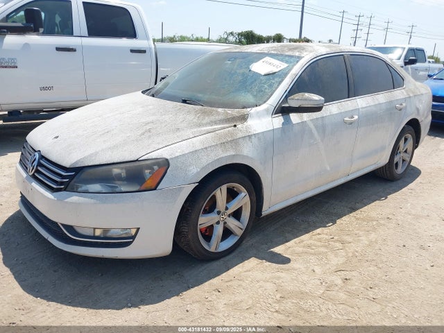 Volkswagen Passat 2015 1VWAS7A39FC079009 Image 2