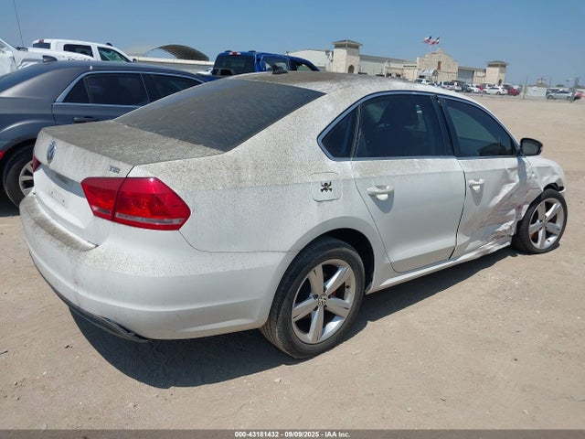 Volkswagen Passat 2015 1VWAS7A39FC079009 Image 4