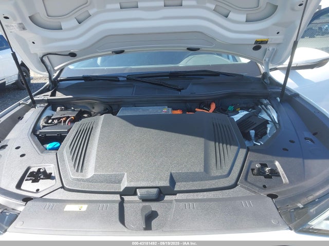 Продаж на аукціоні авто 2022 Audi E-tron Premium Quattro, vin: WA1AAAGE0NB042425, номер лоту: 43181492