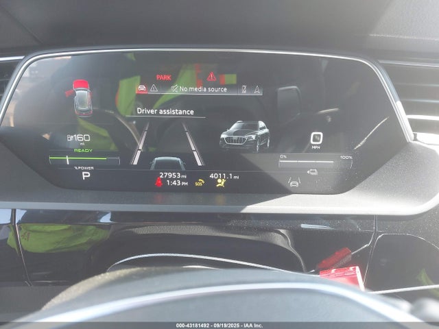 Продаж на аукціоні авто 2022 Audi E-tron Premium Quattro, vin: WA1AAAGE0NB042425, номер лоту: 43181492