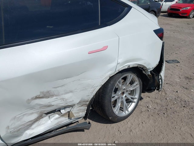 2020 TESLA MODEL Y 5YJYGDEE1LF006518 Photo 5