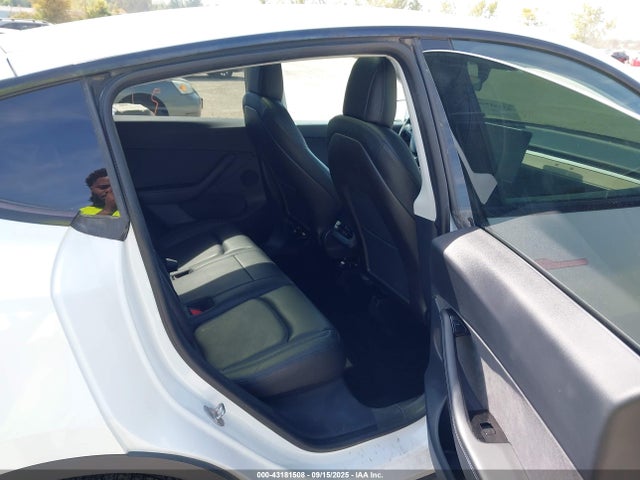2020 TESLA MODEL Y 5YJYGDEE1LF006518 Photo 7