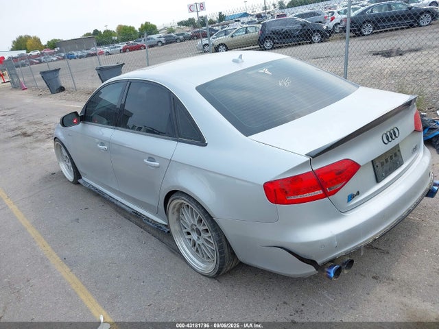 2011 AUDI S4 WAUKGAFL2BA172309 Photo 2