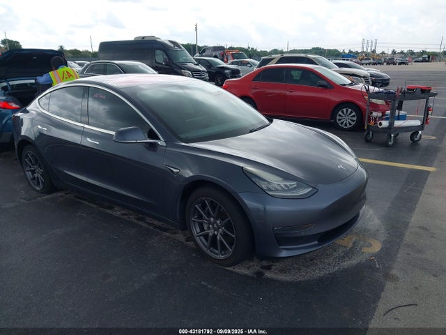 2019 TESLA MODEL 3 5YJ3E1EA1KF313651 Photo 0