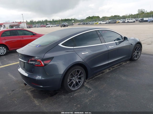 2019 TESLA MODEL 3 5YJ3E1EA1KF313651 Photo 3