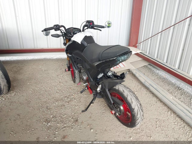 Kawasaki Z125 Pro 2023 JKABRRJ1XPDA27829 Image 3