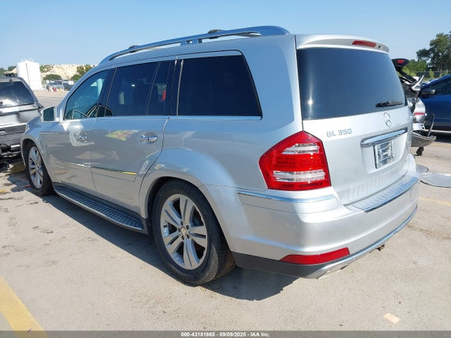 2011 MERCEDES-BENZ GL 350 BLUETEC 4JGBF2FE7BA644366 Photo 2