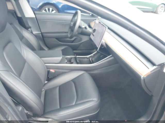 2020 TESLA MODEL 3 5YJ3E1EC4LF733732 Photo 4