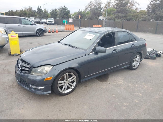 WDDGF4HB0EG237800 Mercedes-Benz C-Class