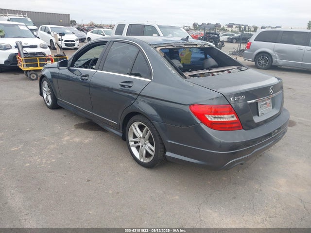 WDDGF4HB0EG237800 Mercedes-Benz C-Class