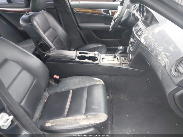WDDGF4HB0EG237800 Mercedes-Benz C-Class