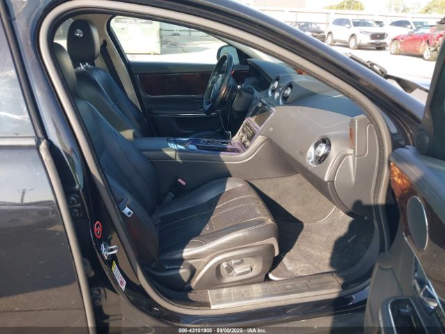 2012 JAGUAR XJ SAJWA1CB2CLV38410 Photo 4