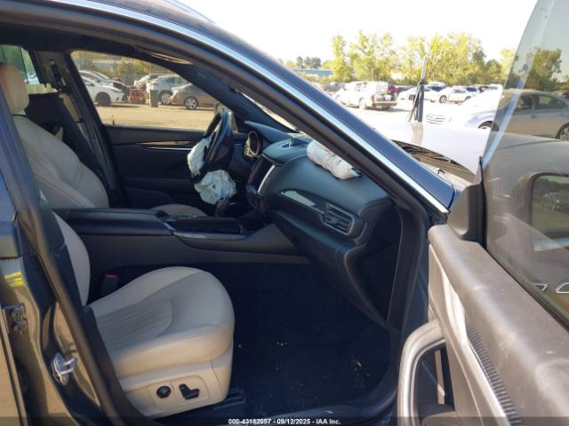 2017 MASERATI LEVANTE ZN661XUL2HX245534 Photo 4