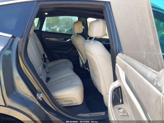 2017 MASERATI LEVANTE ZN661XUL2HX245534 Photo 7