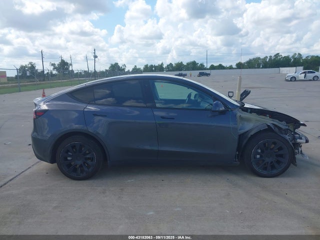 7SAYGDEE8NF327235 Tesla 2022