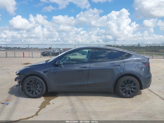 7SAYGDEE8NF327235 Tesla 2022