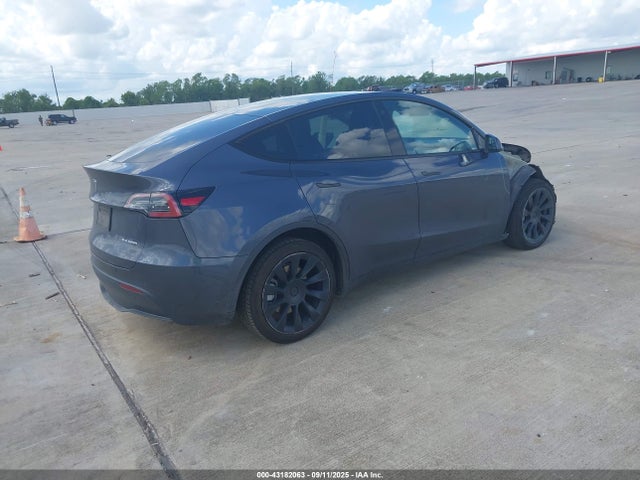 2022 TESLA MODEL Y 7SAYGDEE8NF327235 Photo 3