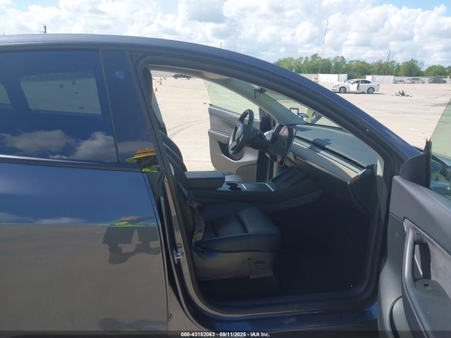 2022 TESLA MODEL Y 7SAYGDEE8NF327235 Photo 4