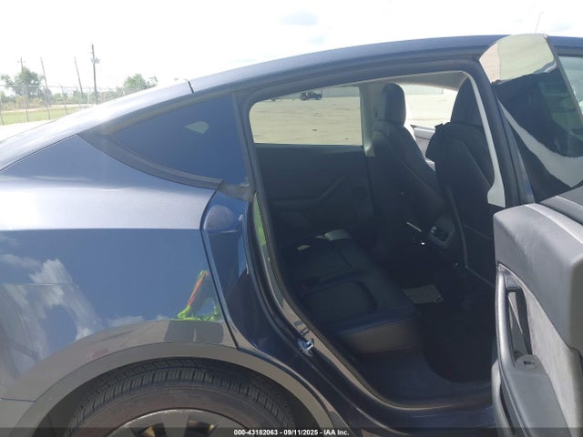 2022 TESLA MODEL Y 7SAYGDEE8NF327235 Photo 7