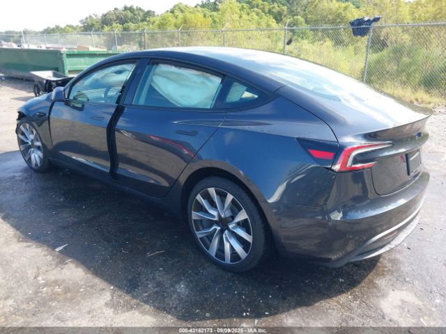 2025 TESLA MODEL 3 5YJ3E1EAXSF925329 Photo 2