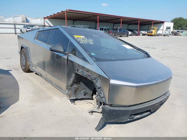 2024 TESLA CYBERTRUCK 7G2CEHEEXRA038829 Photo 0