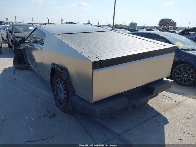 2024 TESLA CYBERTRUCK 7G2CEHEEXRA038829 Photo 2