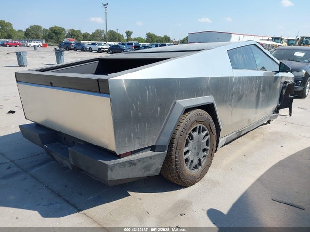 2024 TESLA CYBERTRUCK 7G2CEHEEXRA038829 Photo 3