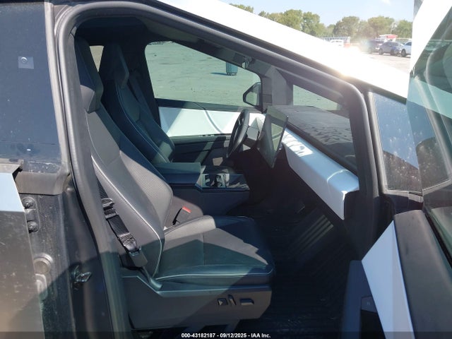 2024 TESLA CYBERTRUCK 7G2CEHEEXRA038829 Photo 4