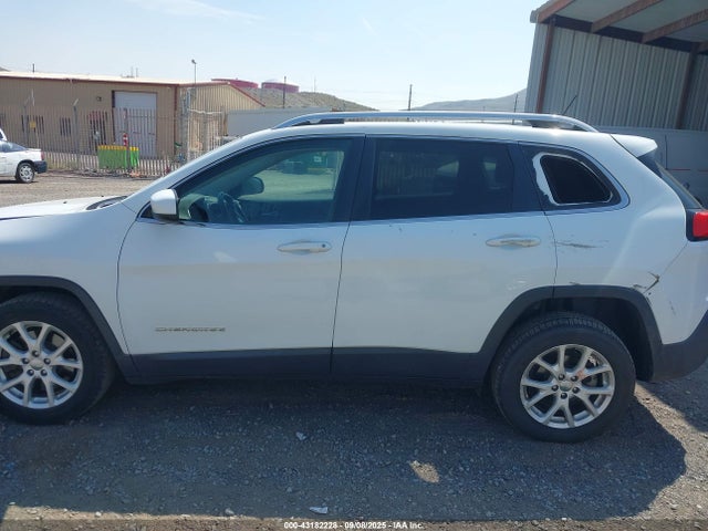 1C4PJLCB9GW281457 Jeep 2016