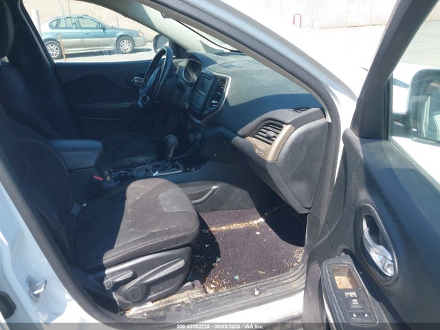 1C4PJLCB9GW281457 Jeep 2016