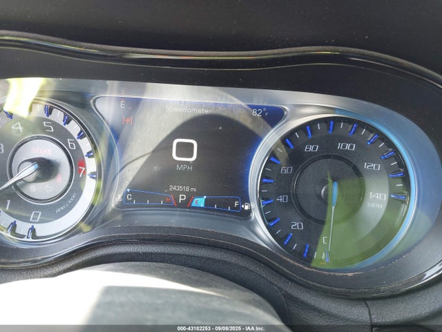 43182253 :رقم المزاد ، 2C3CCABG1HH516285 vin ، 2017 Chrysler 300 300s مزاد بيع