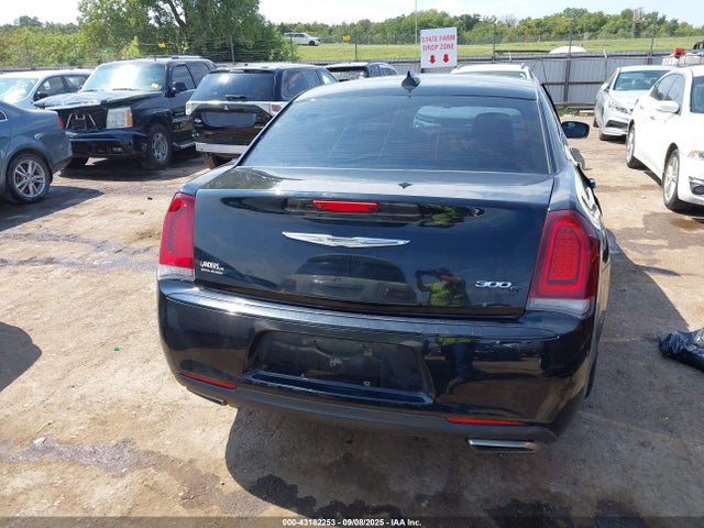 43182253 :رقم المزاد ، 2C3CCABG1HH516285 vin ، 2017 Chrysler 300 300s مزاد بيع