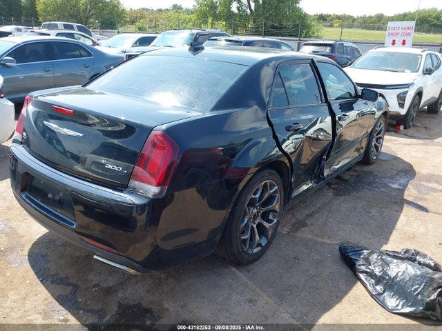 2017 CHRYSLER 300 2C3CCABG1HH516285 Photo 3