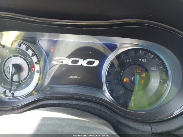 2017 CHRYSLER 300 2C3CCABG1HH516285 Photo 6