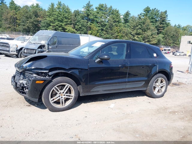 Porsche Macan 2017 WP1AA2A59HLB07001 Image 14