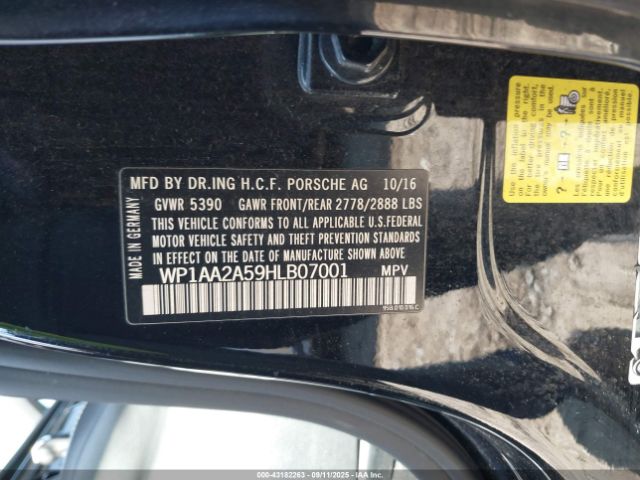 2017 PORSCHE MACAN WP1AA2A59HLB07001 Photo 8