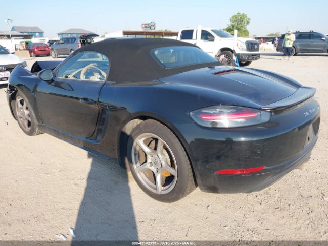 2017 PORSCHE 718 BOXSTER WP0CA2A83HS221103 Photo 2