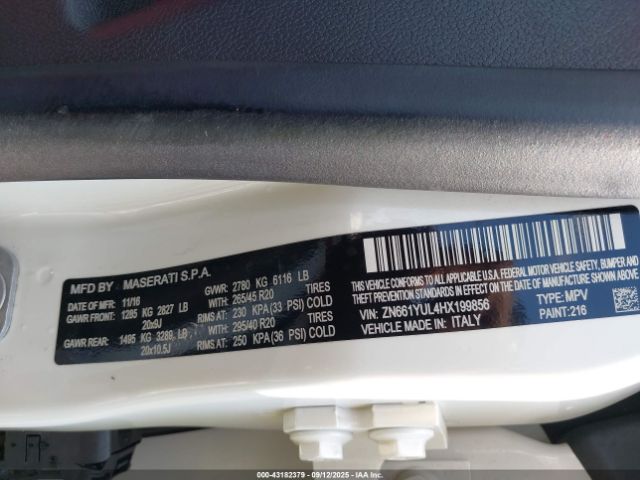 2017 MASERATI LEVANTE ZN661YUL4HX199856 Photo 8