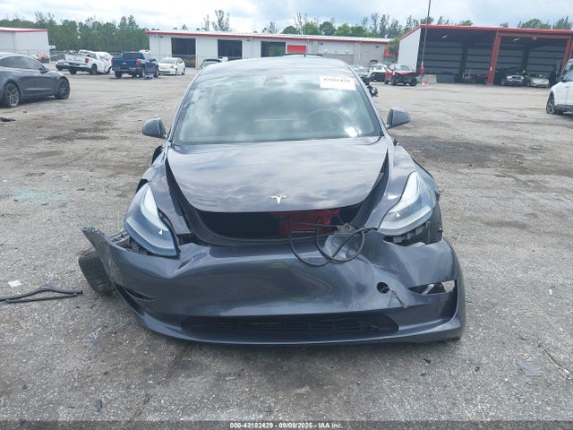 Tesla 2021 2021 5YJ3E1EA1MF077795 Image 12