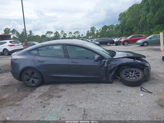 Tesla 2021 2021 5YJ3E1EA1MF077795 Image 13
