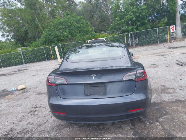 Tesla 2021 2021 5YJ3E1EA1MF077795 Image 16