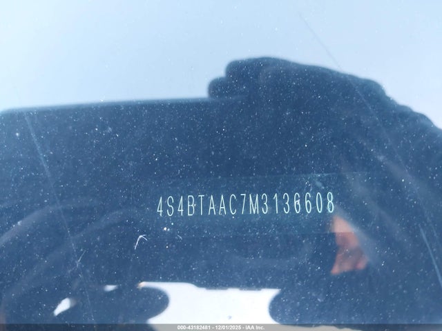 43182481 :رقم المزاد ، 4S4BTAAC7M3136608 vin ، 2021 Subaru Outback مزاد بيع