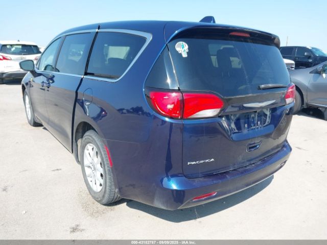 2017 CHRYSLER PACIFICA 2C4RC1DG4HR519744 Photo 2