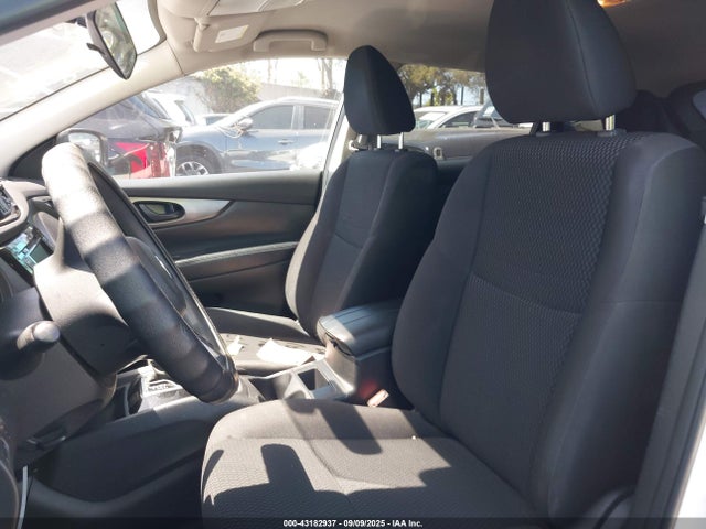JN1BJ1CP4KW216067 Nissan 2019