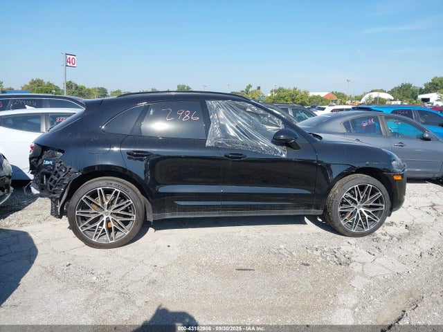 Porsche Macan 2024 WP1AA2A58RLB14930 Image 14